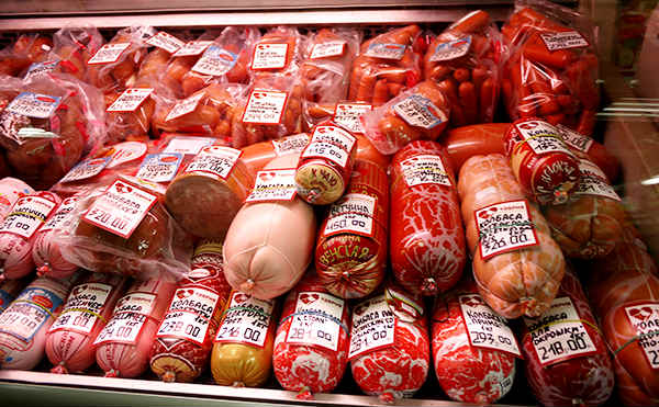 В Зауралье суд заставил предпринимателя убрать с прилавка 1,5 килограмма колбасы