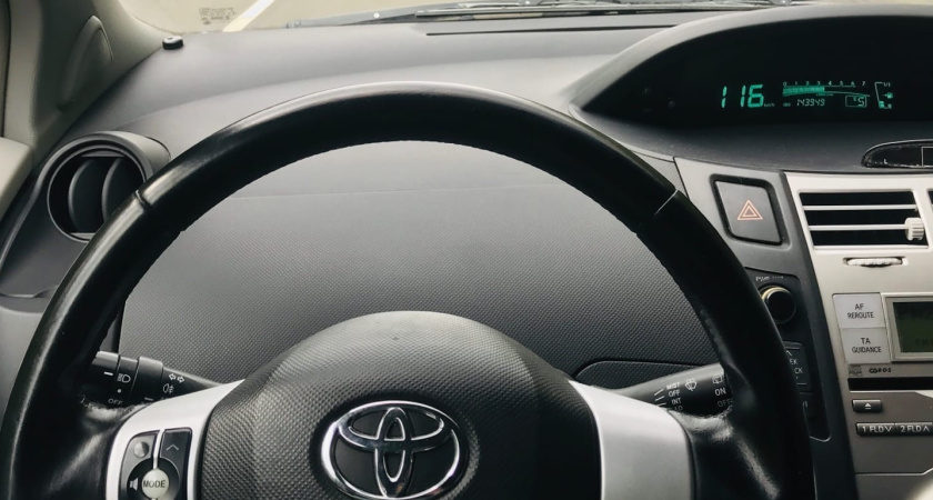 Почему многие опытные водители всегда паркуют авто с вывернутым рулём - запомните раз и на всю жизнь