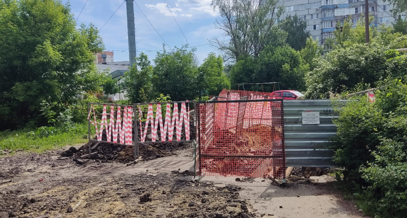 В Кургане чинят проблемный водопровод в Рябково