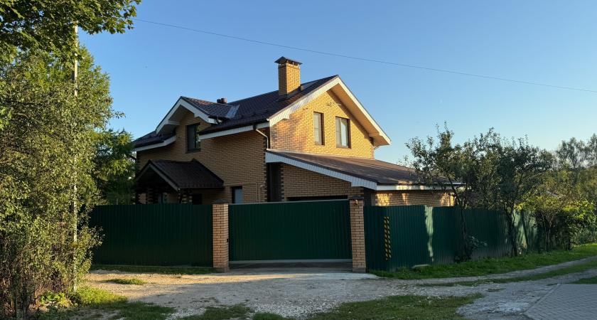 Залил площадку перед воротами в 2 раза дешевле асфальта: показываю 2 рабочих способа - все соседи обзавидовались