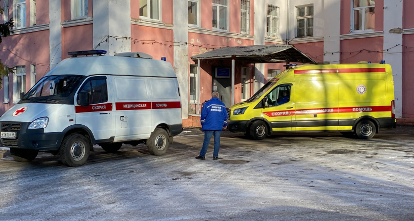 В Кургане после ДТП с автомобилем мотоциклист попал в реанимацию