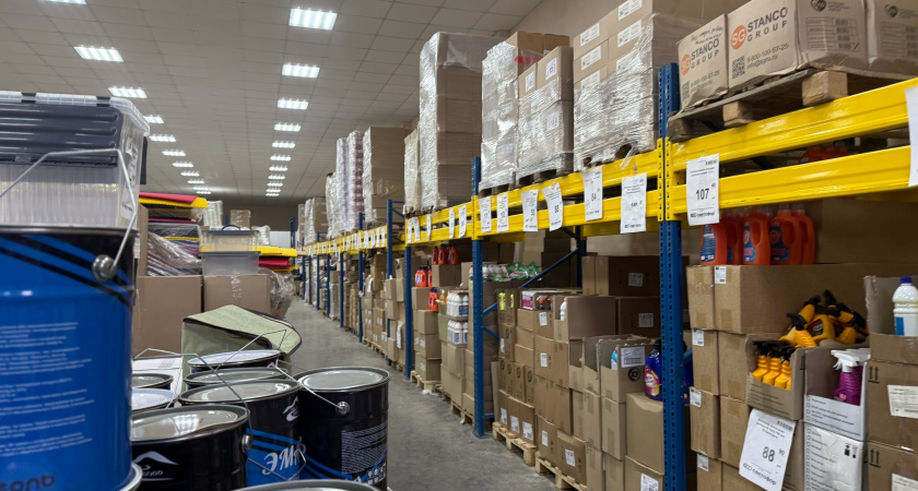 Поспешила в Светофор, говорят завезли Новогодние новинки: снеговички под елку и Дед Морозы по 593 руб - рассказываю, что присмотрела себе  