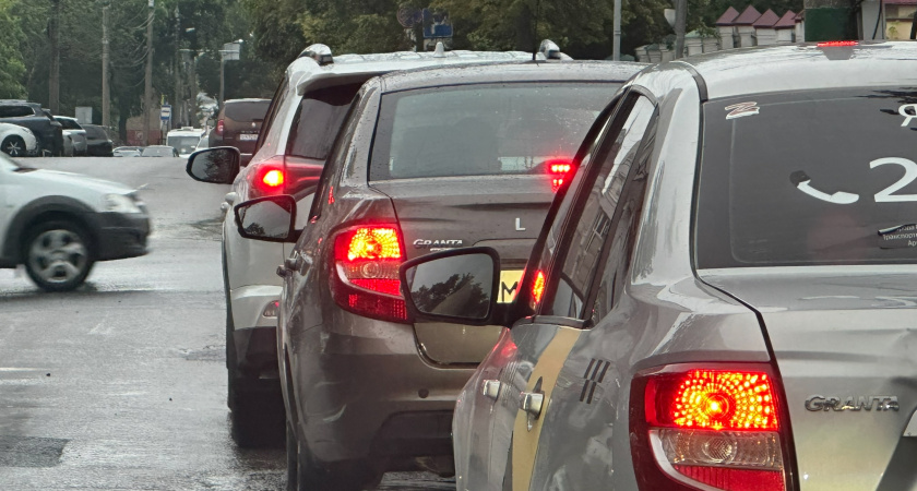 В Кургане перекрыли проезд на улицах Гоголя и Карельцева