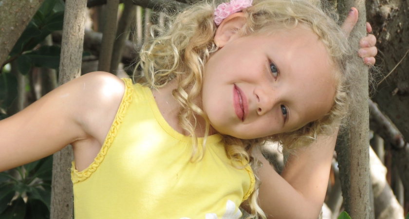 Редкое и ласкающее слух имя для девочки: судьба пошлет ей только добрые вести, в переводе значит "посланница"