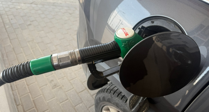 Почему я никогда не заправляю полный бак: показываю обратную сторону заправки "под завязку" - вы перестанете так делать