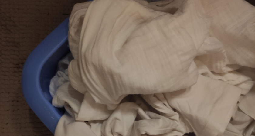 Больше не выбрасываю выцветшие белые вещи: 3 ложки средства - и они белоснежнее новых