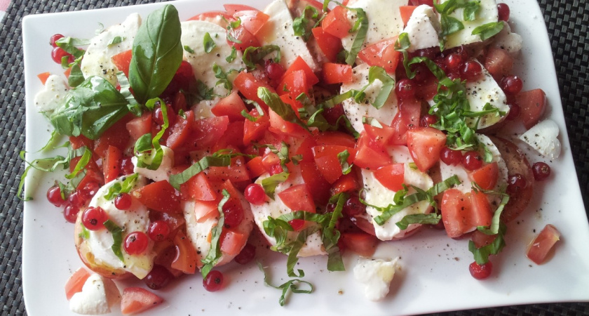 Украшу новогодний стол салатами без варки и лишних приготовлений: 3 рецепта салатов-"пятиминуток" - вкуснятина и никакой мороки 