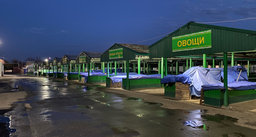 В курганском Центральном рынке начали ремонт фасада