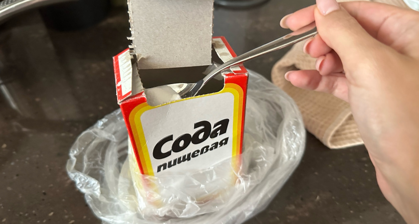 Добавляю в соду 0,5 мл средства - и на зубную щетку: сантехника сияет краше бриллианта и аромат сказочный