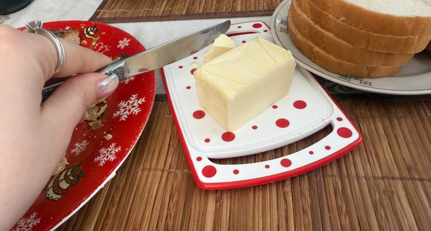 Купила в Магните сливочное масло 72,5% по акции за 130 руб: попробовала дома и ахнула - сразу поняла, почему "уронили" цену