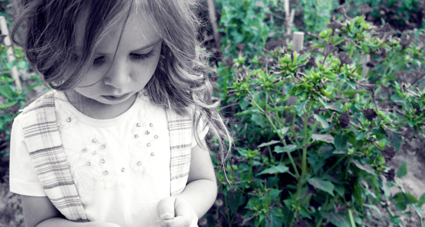 Красивое и ласкающее слух имя для девочки, в переводе означает "солнечный свет": популярно во все времена и у всех народов