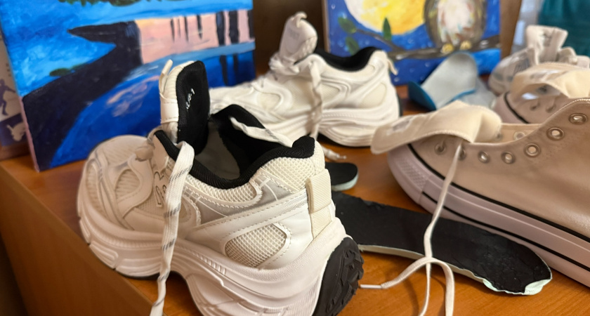 "400 тысяч за туфли?!": какую обувь покупают девушки в Кургане