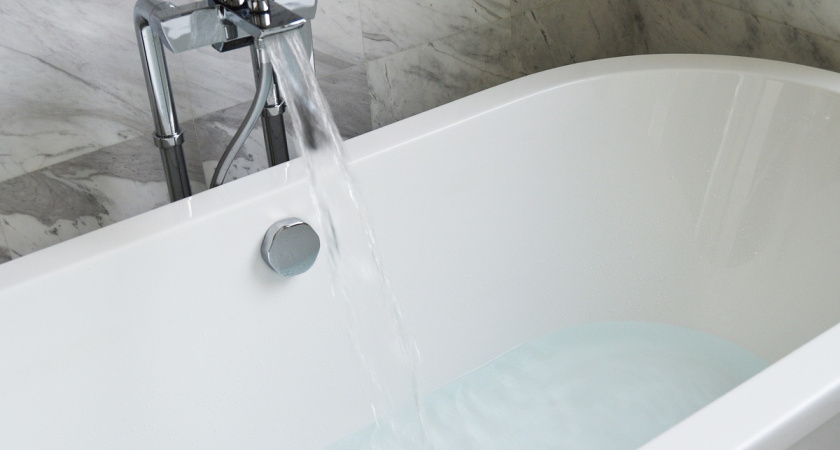 1/2 стакана на стенки — и ванна белоснежной чистоты: нет ни налета, ни ржавчины — сияет даже в темноте 