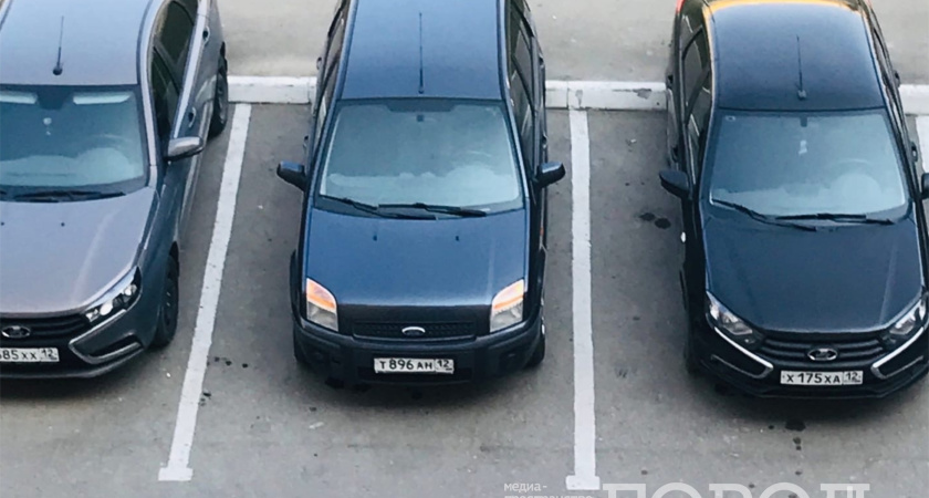 В Кургане запретили парковаться на улице вдоль завода