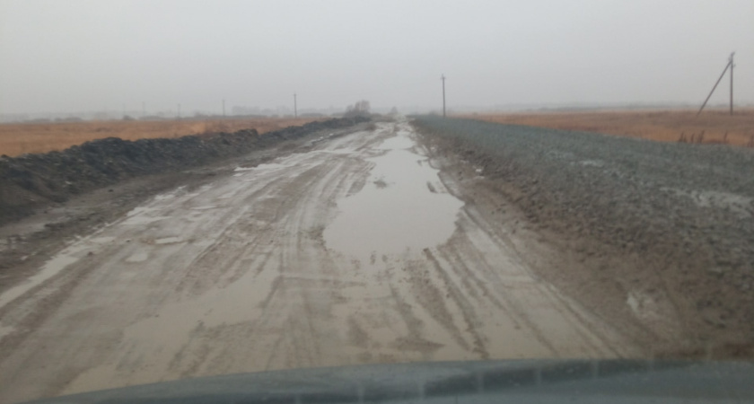 "Лунный пейзаж только с грязью": жители Кургана в шоке от состояния дороги "Иртыш -Белоярское"