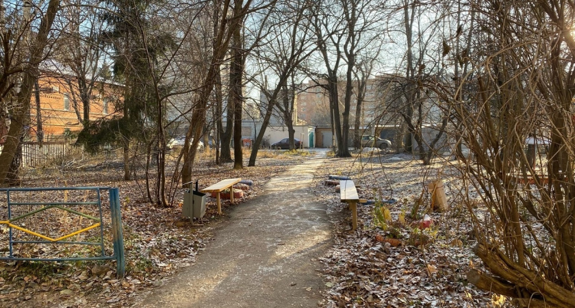В Кургане перегородили вход в мэрию