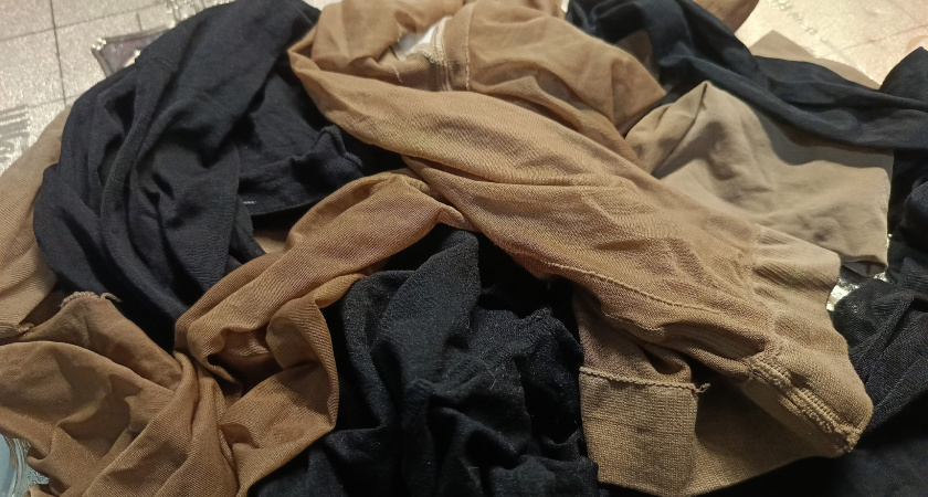 Не выбрасываю и храню старые копроновые колготки: хитрость от продавца из обувного отдела - не представляю, как раньше обходилась без них