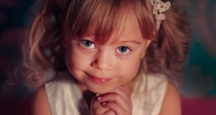 Это благородное имя для девочки: пришло к нам много столетий назад из Древней Греции - в переводе означает как «наполненная жизнью»