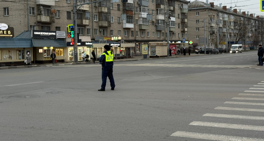 В Кургане власти на всю зиму запретили стоянку и остановку на площади имени Ленина