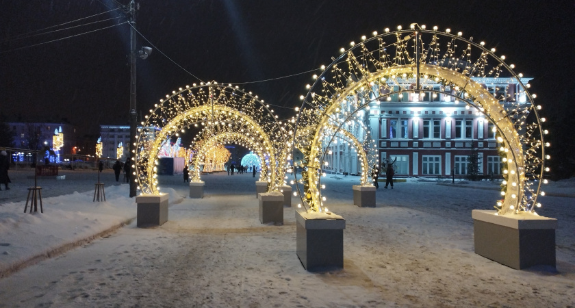 Парковку у центральной площади Кургана закрыли до конца февраля из-за новогодней ярмарки