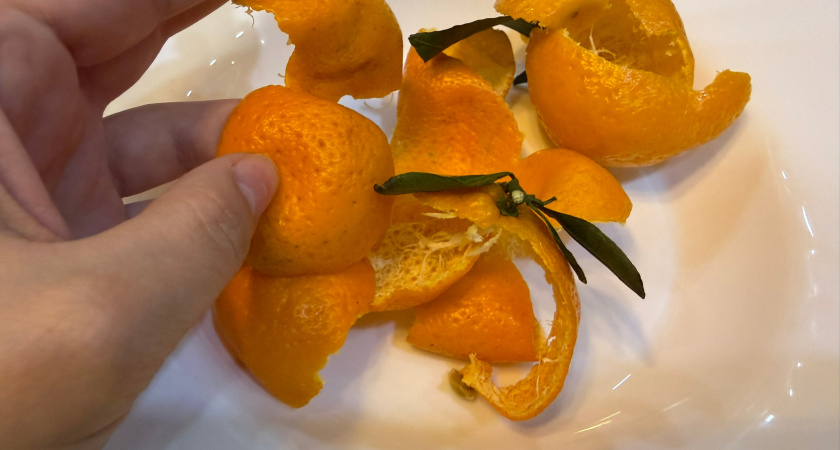 Собираю мандариновые корки: полезны и на кухне, и на весной на даче