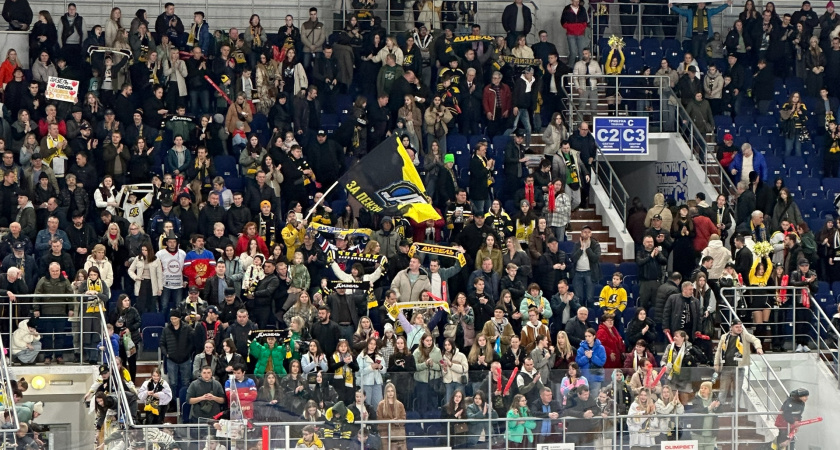 "Кристалл" обыграл "Зауралье" со счетом 4:1 в матче ВХЛ