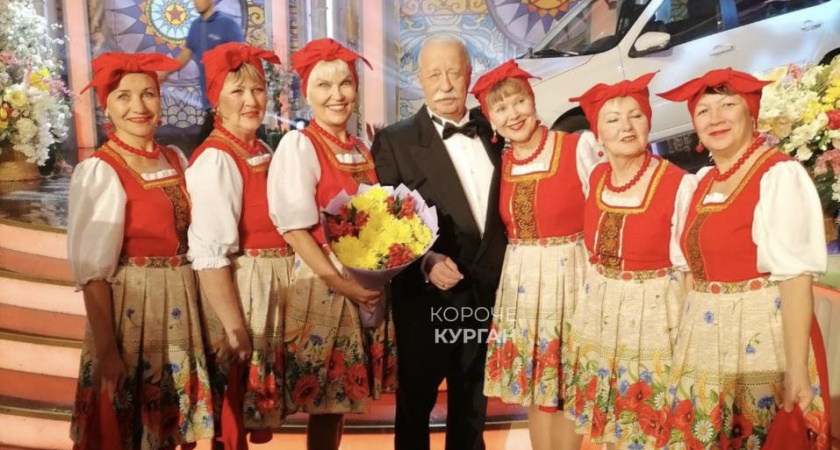 Жительница Курганской области поучаствовала в «Поле чудес» на Первом канале: что она привезла в подарок ведущему Леониду Якубовичу?