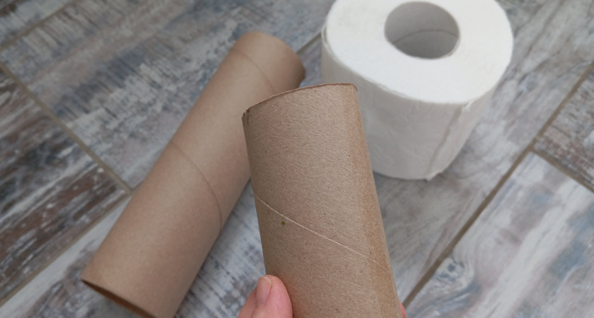 Не спешите выбрасывать втулки от туалетной бумаги: необычное применение в быту