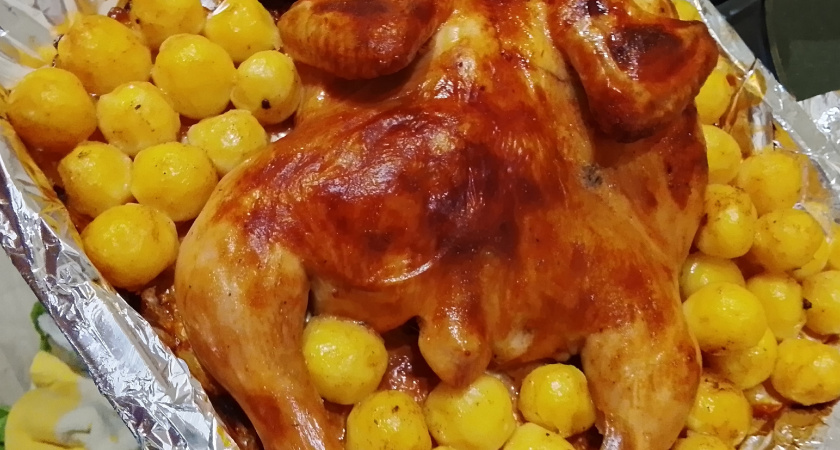 Посыпаю 1/2 ложки на курицу и мясо тает во рту: хитрый трюк делает сочной и нежной даже сухую грудку