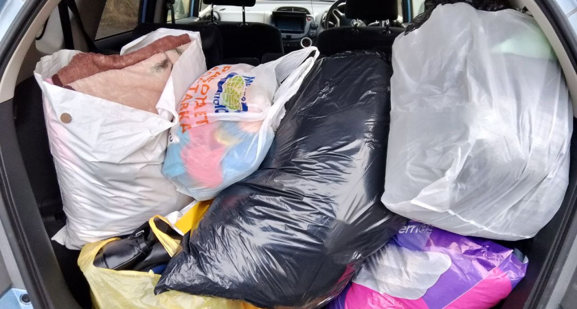 От свадебного платья до ходунков: приход в Кургане за год помог вещами более 1,5 тысячам человек