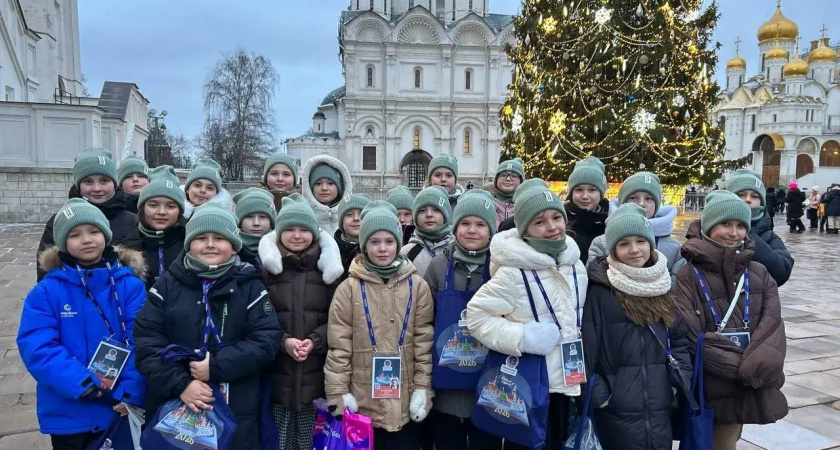 Дочь участника СВО из Кургана побывала на Кремлевской елке