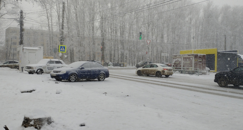 Из-за сильного снегопада и метели в Курганской области закрыты федеральные и региональные трассы