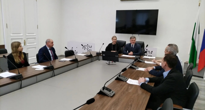 В Кургане наградили активистов памятными медалями к 80-летию Победы