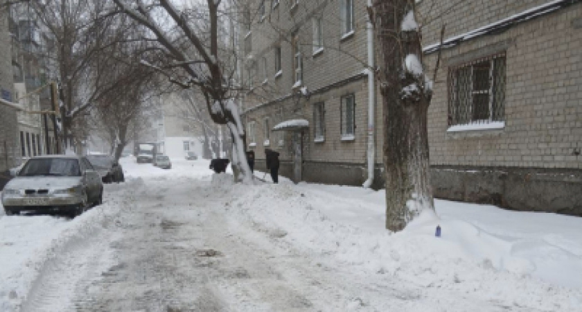 В Кургане проверяют уборку снега во дворах: выявлены десятки нарушений