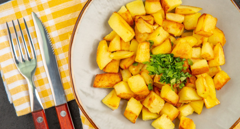 Больше не жарю картофель сразу, а ошпариваю кипятком: хитрость, о которой знают только профессионалы