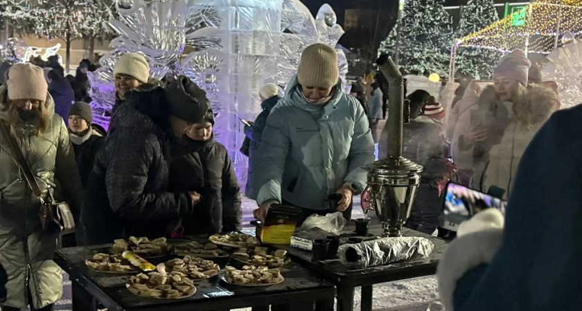 Новогодний фестиваль в Кургане продолжает знакомить с традициями районов области