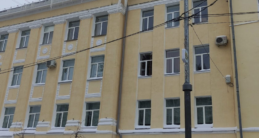 «Сегодня бабулечка не могла войти в дом»: жители дома на ул. Гоголя в Кургане оказались в ледяном плену 