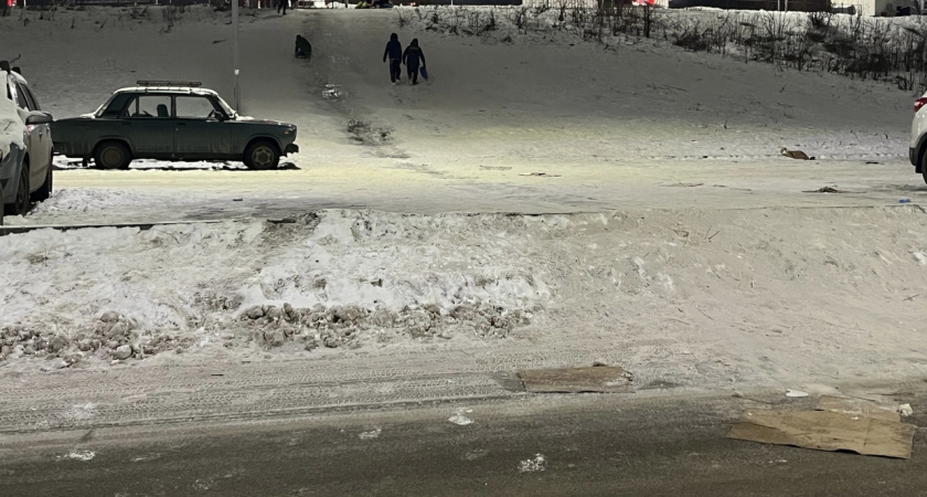 Когда веселье оказалось зоной риска: в Кургане запретили  детям кататься на «ватрушках» без шлемов