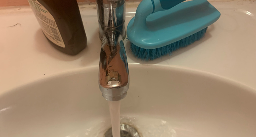 С мая нет горячей воды в доме на улице Чкалова в Кургане: "управляйка" только кормит обещаниями