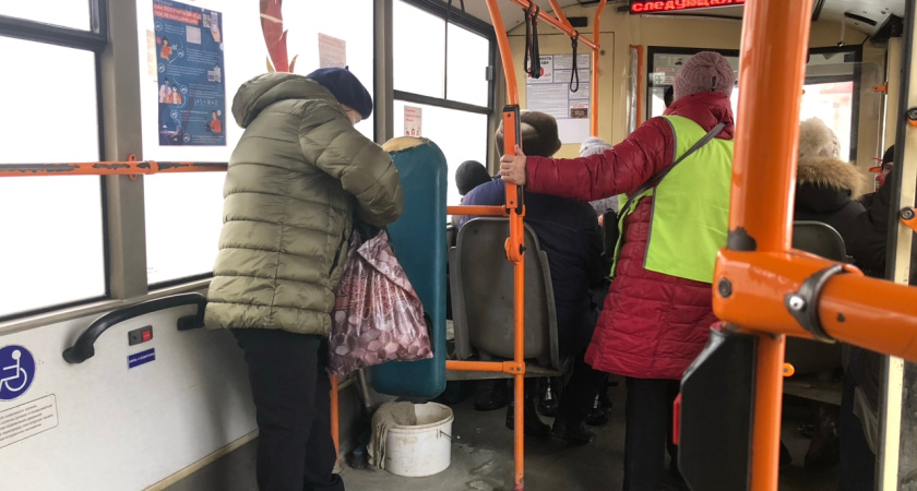 «Верните 366-й автобус!»: жители Локомотивного опаздывают на работу из-за неудобного графика маршрута