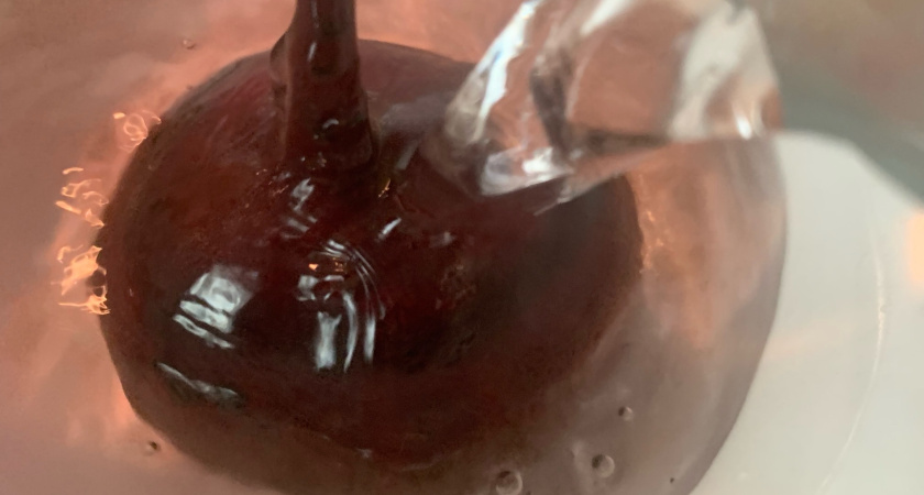 Всю жизнь мы варили свеклу неправильно: опытный повар рассказал несколько хитростей 