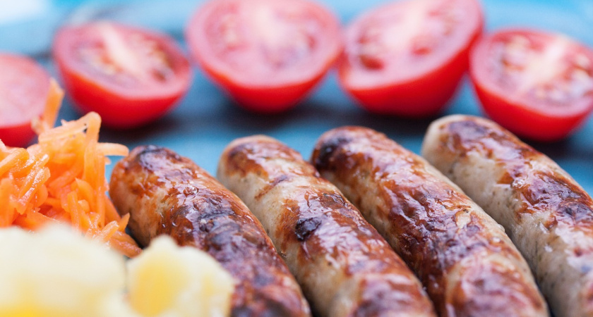 Делаю на завтрак куриную колбасу в банке: узнала новый способ приготовить идеальный деликатес - без грязной посуды и мороки у плиты