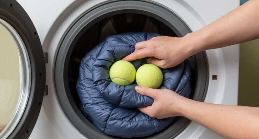 Стираю пуховик с теннисными мячами не так, как все: мой секретный приём, чтобы наполнитель не сбивался