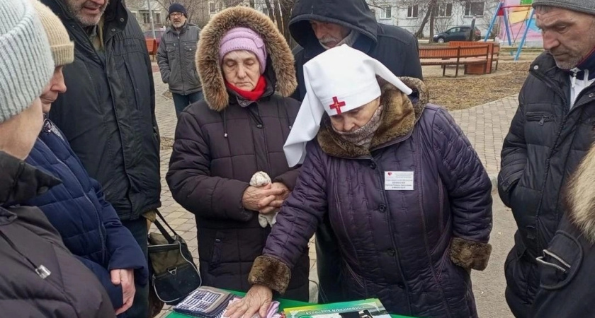 «Когда мы начинали только кормить, было ужасно страшно» : как помогают в курганском «Сквере милосердия»