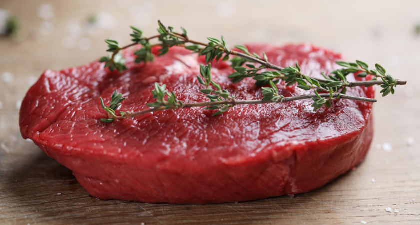 Как разморозить мясо без потери сока: 2 лучших способа плюс секретный трюк от шефа для румяной корочки