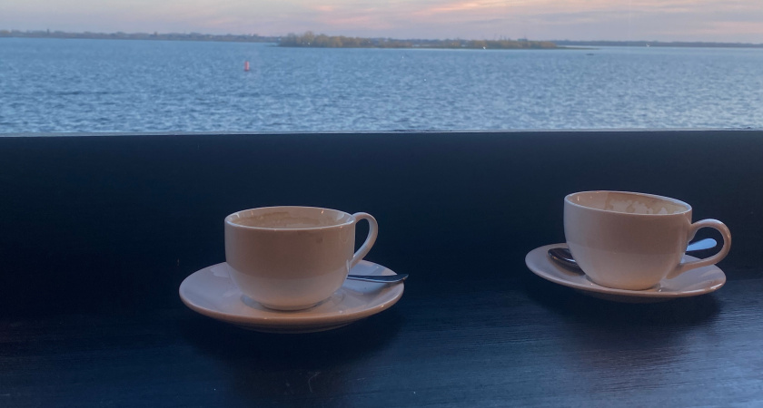 "Кофейку?": мошенники предлагают выпить кофе за 15 тысяч с певицей из Кургана Юлией Савичевой