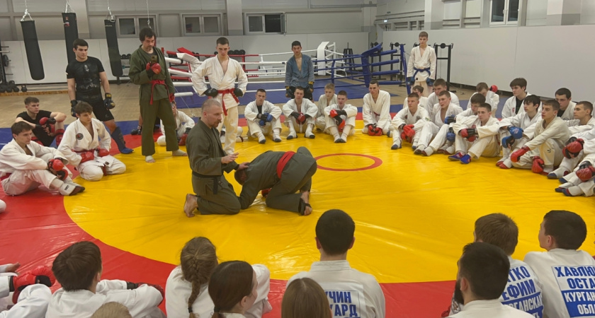 В Кургане состоялся мастер-класс тренера сборной России по рукопашному бою