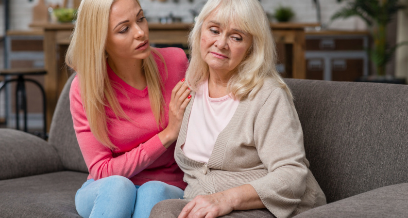 «Мам, зачем ты это рассказала?»: 7 вещей, о которых женщине после 55 лучше промолчать в разговоре с детьми