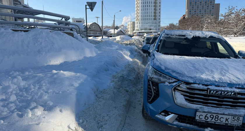 Кто и зачем кладет пластиковую бутылку под колесо автомобиля: что делать, если вы ее обнаружили - вот в чем "подстава"