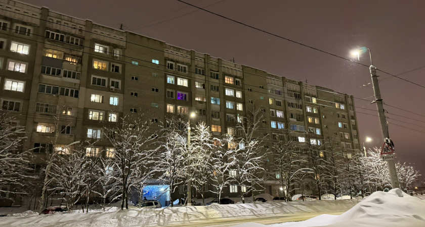 Приставы в Кургане нашли прячущегося должника в ванной
